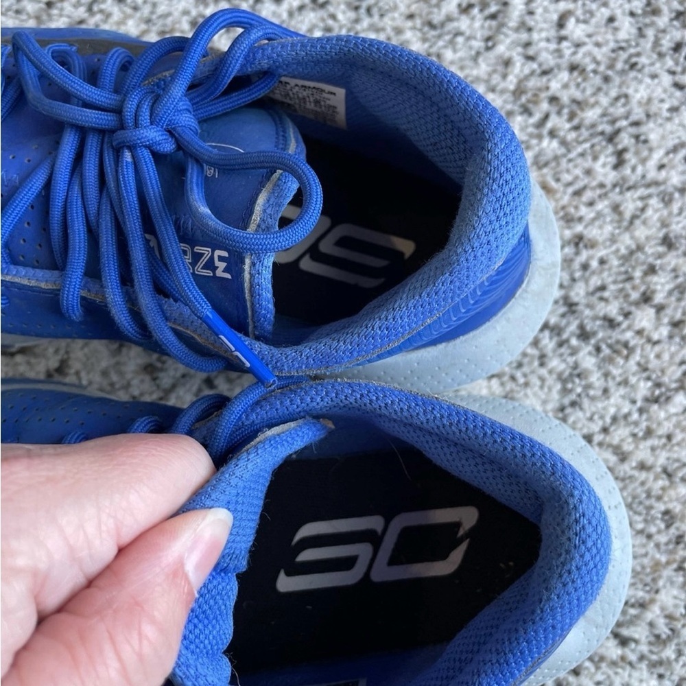 Boys Under Armour shoes - Picture 10 of 11